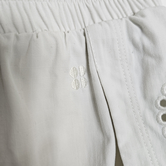 Sweaty Betty Shorts Womens Size 6 Broderie Anglaise Split Tulip Hems - Picture 7 of 15